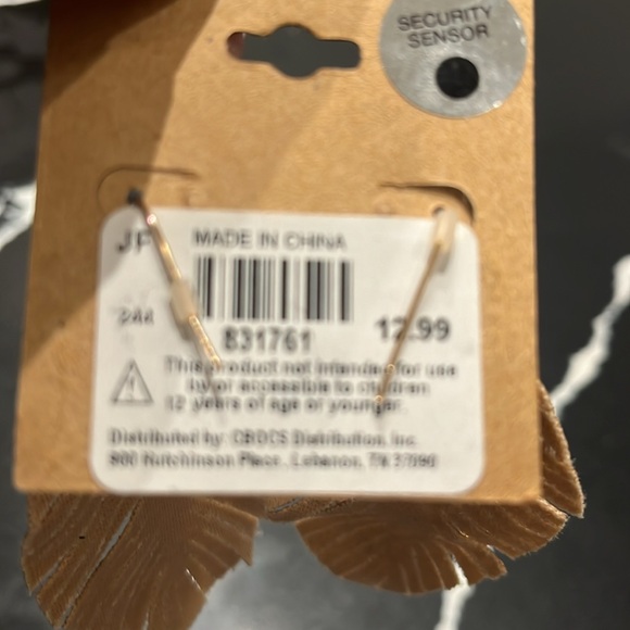 NWT Rose Gold Glitter Leaf Hook Earrings Lightweight - Picture 4 of 4